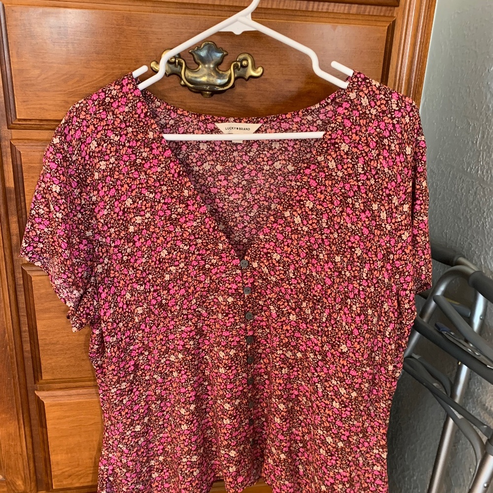 Lucky brand women’s top size XL.